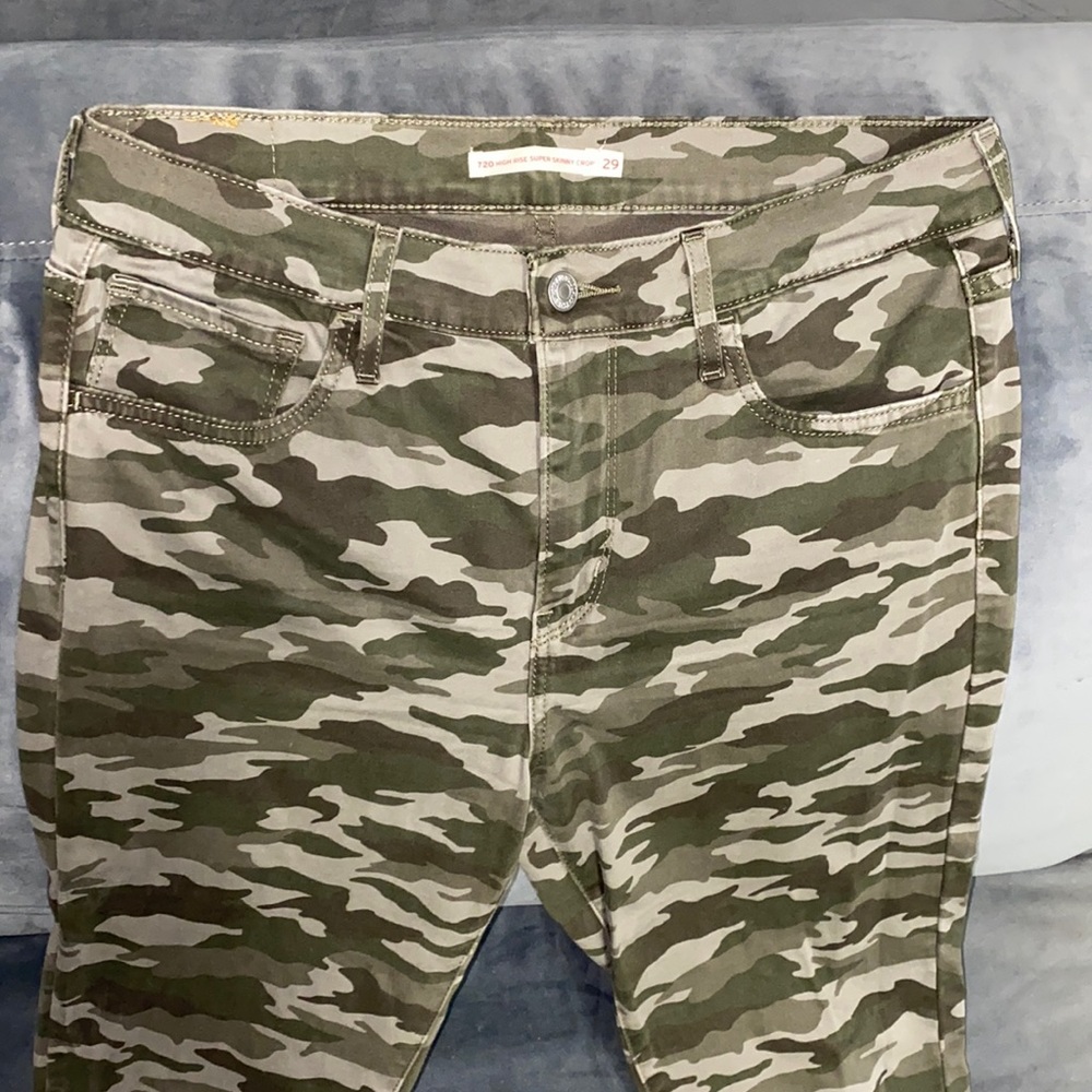 Levi’s 720 High Rise Super Skinny Crop